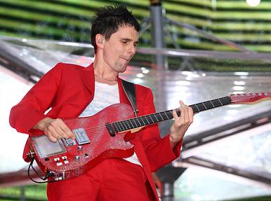 Matt Bellamy Muse triunfan en Wembley... una vez más conciertos