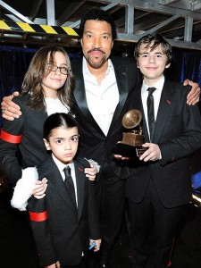 lionel-richie-435 Beyoncé se lleva seis premios en los Grammy 2010 pop