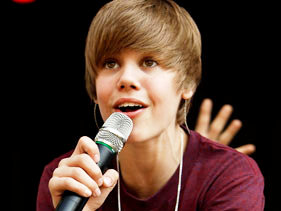 00031731 Justin Bieber casi se desmaya durante una actuación en la Casa Blanca pop
