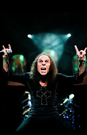 Ronnie James Dio Ha muerto Ronnie James Dio el vocalista de Black Sabbath metal