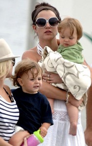 Britney Spears acusada de maltrato infantil pop