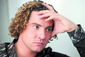 David Bisbal la lía en Twitter al opinar sobre Egipto pop