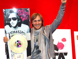 David Guetta fichado por U2 electronica