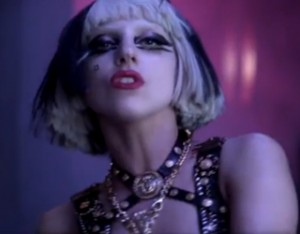 Lady-Gaga-anorexica-300x234 Lady Gaga atacada con huevos en Australia pop
