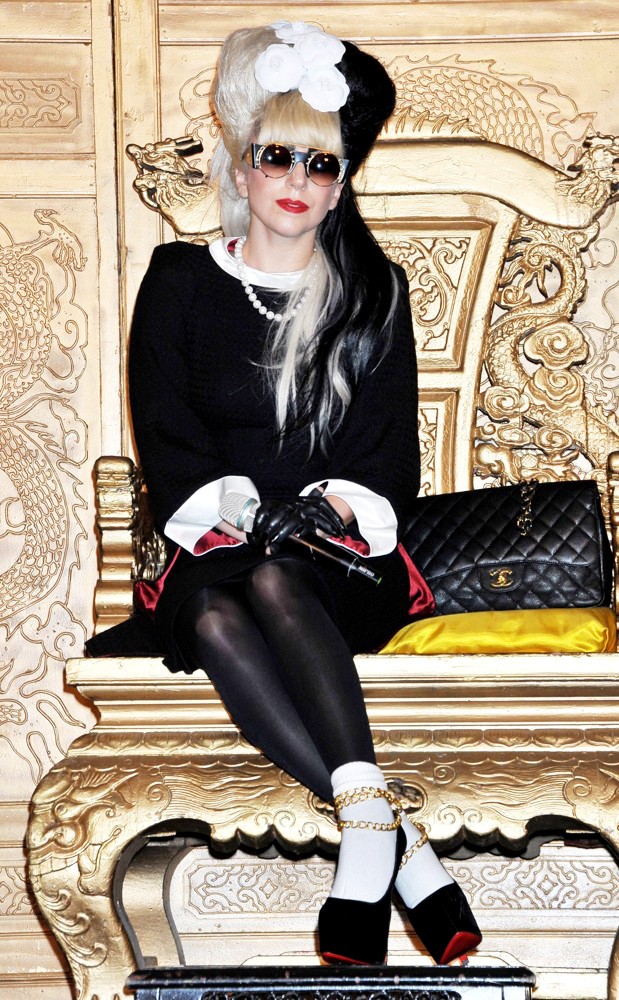 lady-gaga-photocall-first-promotional-tour-taiwan-03 You Tube vuelve a a abrir la cuenta de Lady GaGa pop