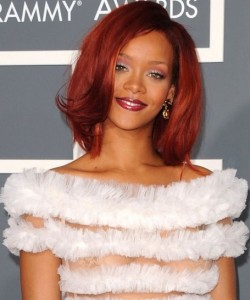 rihanna-2011-grammys-look