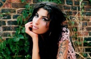 amy Amy Winehouse dentro de las 100 mejores en música