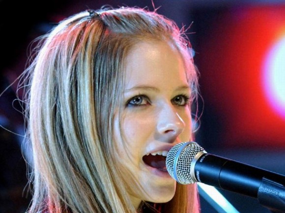 Avril Lavigne Avril Lavigne y su versión de “How you remind me”
