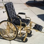 Lady Gaga y su silla de rueda de oro