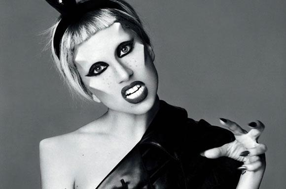 Foto de Lady Gaga lanzó el video de “Applause” 