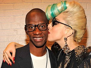 Lady Gaga se despide de su manager Troy Carter