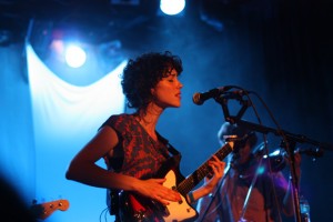 St Vincent anuncia gira europea con segmento de nueva canción