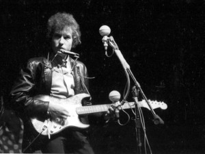 Subastarán guitarra eléctrica de Bob Dylan