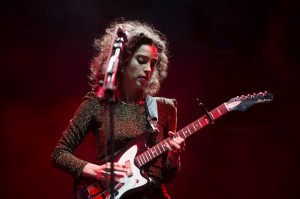 St. Vincent anuncia nuevo álbum con “Birth In Reverse”