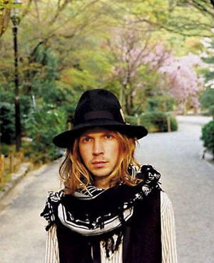 Escucha el cover que Beck ha hecho de “Love” de John Lennon