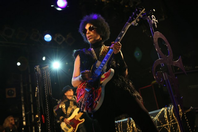 Prince presenta su nuevo disco en un concierto secreto