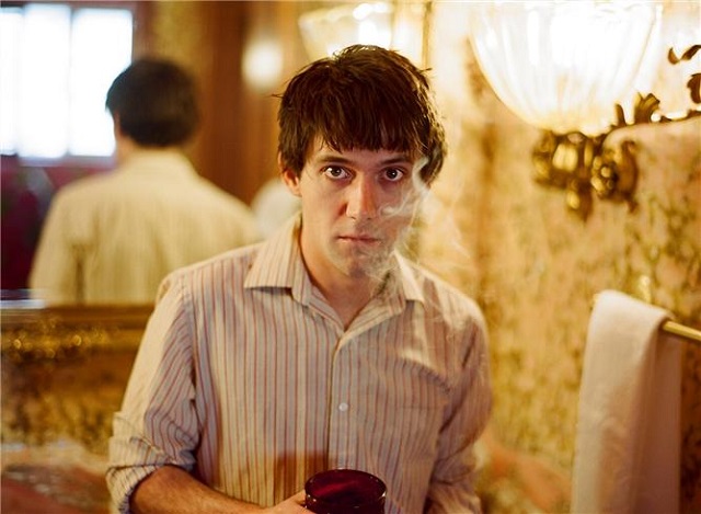 Mira el nuevo video de Conor Oberst “Zigzagging Toward the Light”