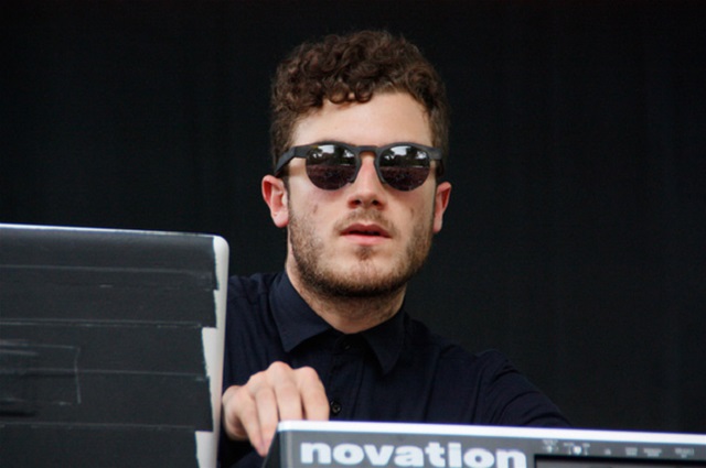 Escucha la nueva canción de Nicolas Jaar, “Consolation” 1