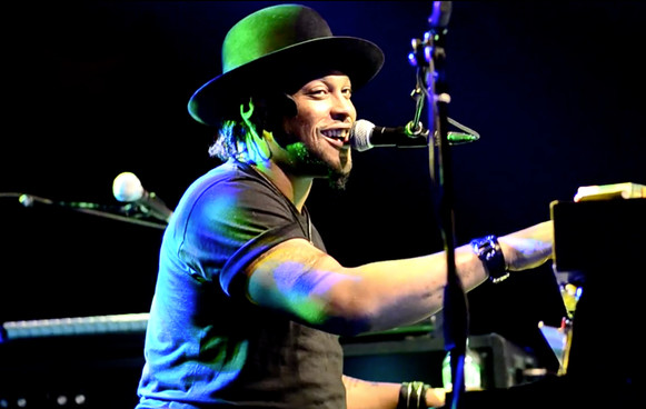 Se confirma nuevo disco de D’Angelo para este 2014